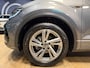 Volkswagen T-Roc 1.5 eTsi R-Line First Edition |Navi|Carplay|Trekhaak|Stoelverwarming|LED Koplampen|DSG|All Season banden|