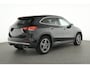 Mercedes-Benz GLA 250 e AMG Plug-In Hybride | Panoramadak | Trekhaak | Sfeerverlichting | Keyless Go | Parkeerpakket met Camera | Inclusief 24 maanden Mercedes-Benz Certified garantie voor Europa.