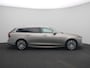 Volvo V90 2.0 B4 Momentum Pro | Leder | Wegklapbare-Trekhaak | Stoel + Stuurverwarming | Adaptive Cruise Control |  360 Camera | Elektrische Achterklep | 18 inch | Dodehoekdetectie | Keyless |