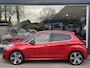 Peugeot 208 1.2 Turbo 110 PK GT-Line 6-Bak | 1e Eigenaar Volledig Dealer Onderhouden | Sportieve GT Uitvoering | Navigatie | Parkeercamera | 17" Lichtmetalen Velgen | Cruise Control | Climate Control | Apple Carplay & Android Auto | Parkeersensoren | Half Lederen Bekleding | LED Dagrijverlichting | Dakspoiler | Parelmoer Lak |
