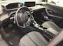 Peugeot 2008 1.2 PureTech Blue Lease Allure Camera | Carplay | Parkeersensoren | Digitaal Dashboard | Leder/Stof | 17" Lichtmetaal | Navigatie | Achteruitrijcamera | Airco (automatisch) | Apple Carplay/Android Auto|telefoonintegratie premium