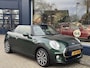 MINI Cooper Mini Cabrio 1.5 Chili Serious Business | Cabriolet | Zwart Leder | Navigatie | Parkeersensoren | Groot Multimedia | Stoelverwarming | British Racing Green | Lichtmetalen Velgen | LED Verlichting | Windscherm | Climate Control | Keyless Start |