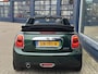 MINI Cooper Mini Cabrio 1.5 Chili Serious Business | Cabriolet | Zwart Leder | Navigatie | Parkeersensoren | Groot Multimedia | Stoelverwarming | British Racing Green | Lichtmetalen Velgen | LED Verlichting | Windscherm | Climate Control | Keyless Start |