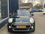 MINI Cooper Mini Cabrio 1.5 Chili Serious Business | Cabriolet | Zwart Leder | Navigatie | Parkeersensoren | Groot Multimedia | Stoelverwarming | British Racing Green | Lichtmetalen Velgen | LED Verlichting | Windscherm | Climate Control | Keyless Start |