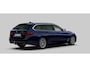 BMW 5-Serie Touring 530e xDrive Trekhaak - Panoramadak - Head up - Massage stoelen - zonneschermen achterportierramen - Comfort Access - Parking Assistant Plus - Hifi - Comfortstoelen - Elektrisch verwarmde voorstoelen -