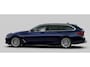 BMW 5-Serie Touring 530e xDrive Trekhaak - Panoramadak - Head up - Massage stoelen - zonneschermen achterportierramen - Comfort Access - Parking Assistant Plus - Hifi - Comfortstoelen - Elektrisch verwarmde voorstoelen -