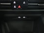 Volkswagen Golf 1.0 eTSI Life Business | Stoelverwarming | Massage | Carplay | Adaptive cruise | Sfeerverlichting | Navigatie | Park Assist | Getint glas | Full LED