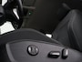 Volkswagen Golf 1.0 eTSI Life Business | Stoelverwarming | Massage | Carplay | Adaptive cruise | Sfeerverlichting | Navigatie | Park Assist | Getint glas | Full LED