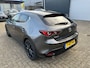 Mazda 3 2.0 e-SkyActiv-G M Hybrid 150 Homura , Adap. Cruise, LMV 18 Inch, PDC, Camera, Navi, Apple Carplay, Clima, Stoelverwarming, HUD, Stoffen bekleding