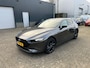 Mazda 3 2.0 e-SkyActiv-G M Hybrid 150 Homura , Adap. Cruise, LMV 18 Inch, PDC, Camera, Navi, Apple Carplay, Clima, Stoelverwarming, HUD, Stoffen bekleding