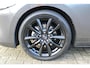 Mazda 3 2.0 e-SkyActiv-G M Hybrid 150 Homura , Adap. Cruise, LMV 18 Inch, PDC, Camera, Navi, Apple Carplay, Clima, Stoelverwarming, HUD, Stoffen bekleding