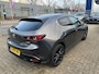 Mazda 3 2.0 e-SkyActiv-G M Hybrid 150 Homura , Adap. Cruise, LMV 18 Inch, PDC, Camera, Navi, Apple Carplay, Clima, Stoelverwarming, HUD, Stoffen bekleding