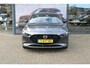 Mazda 3 2.0 e-SkyActiv-G M Hybrid 150 Homura , Adap. Cruise, LMV 18 Inch, PDC, Camera, Navi, Apple Carplay, Clima, Stoelverwarming, HUD, Stoffen bekleding