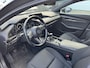Mazda 3 2.0 e-SkyActiv-G M Hybrid 150 Homura , Adap. Cruise, LMV 18 Inch, PDC, Camera, Navi, Apple Carplay, Clima, Stoelverwarming, HUD, Stoffen bekleding