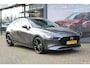Mazda 3 2.0 e-SkyActiv-G M Hybrid 150 Homura , Adap. Cruise, LMV 18 Inch, PDC, Camera, Navi, Apple Carplay, Clima, Stoelverwarming, HUD, Stoffen bekleding