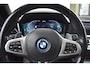 BMW 3-Serie Touring 320e Business Edition Plus | Camera | Head-Up | Trekhaak | Pano |