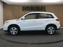 Suzuki Vitara 1.6 High Executive - ORIGINEEL NEDERLANDSE AUTO - AFNEEMBARE TREKHAAK 1.200 KG GEREMD TREKGEWICHT - PANORAMADAK - PARKEERSENSOREN VOOR EN ACHTER - ACHTERUITRIJ CAMERA - KEYLESS ENTRY & START - NAVIGATIE