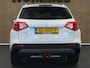 Suzuki Vitara 1.6 High Executive - ORIGINEEL NEDERLANDSE AUTO - AFNEEMBARE TREKHAAK 1.200 KG GEREMD TREKGEWICHT - PANORAMADAK - PARKEERSENSOREN VOOR EN ACHTER - ACHTERUITRIJ CAMERA - KEYLESS ENTRY & START - NAVIGATIE