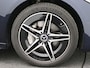 Mercedes-Benz C-klasse 300 e AMG Plug-In Hybride AMG Line | Night Pakket | Schuif-Kanteldak | Alarm | Sfeerverlichting | Dodehoek Assist. Inclusief 24 maanden Mercedes-Benz Certified garantie voor Europa.
