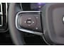 Volvo XC40 B4 Black Edition Ultra - Panorama/schuifdak - IntelliSafe Assist & Surround - 360º Camera - Harman/Kardon audio - Verwarmde voorstoelen & stuur - Parkeersensoren voor & achter - Elektr. bedienb. voorstoelen met geheugen links - Draadloze tel. lader - Extra getint glas - 20' LMV