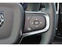 Volvo XC40 B4 Black Edition Ultra - Panorama/schuifdak - IntelliSafe Assist & Surround - 360º Camera - Harman/Kardon audio - Verwarmde voorstoelen & stuur - Parkeersensoren voor & achter - Elektr. bedienb. voorstoelen met geheugen links - Draadloze tel. lader - Extra getint glas - 20' LMV