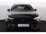 Volvo XC60 T6 Recharge AWD Ultra Black Edition - Panorama/schuifdak - IntelliSafe Assist & Surround - 360º Camera - Harman/Kardon audio - Adaptieve LED koplampen - Verwarmde voorstoelen, stuur & achterbank - Parkeersensoren voor & achter - Elektr. bedienb. voorstoelen met geheugen - Head up display - Draadloze tel. lader - Extra getint glas - Elektr. inklapbare trekhaak - 21' LMV