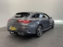 Mercedes-Benz CLA Shooting Brake 180 Business Solution AMG Trekhaak Navigatie Camera Parkeersensoren Cruise Control AMG stoelen Stoelverwarming Sfeerverlichting Elektrische kofferklep Full Led Climate Control