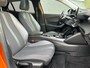 Peugeot e-2008 **Gereserveerd** EV Allure 50kWh SOH 93% Adap.Cruise Panoramadak 360°Camera Apple Carplay Android Auto Navi Ecc Pdc Keyless Stoelverwarming Lmv 17" Led Lane Assist DAB Bluetooth Privacy Glas 1e Eigenaar Origineel Nederlandse Auto