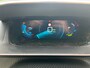 Peugeot e-2008 **Gereserveerd** EV Allure 50kWh SOH 93% Adap.Cruise Panoramadak 360°Camera Apple Carplay Android Auto Navi Ecc Pdc Keyless Stoelverwarming Lmv 17" Led Lane Assist DAB Bluetooth Privacy Glas 1e Eigenaar Origineel Nederlandse Auto