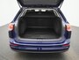 Volkswagen Golf Variant 1.0 eTSI Life Business | Automaat | LMV | Parkeer sensoren | Memory seat | Virtual cockpit | Camera | Navigatie | Sfeer verlichting | Stoel/Stuur verwarming | Cruise control