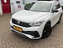 Volkswagen Tiguan 1.4 TSI eHybrid 245pk DSG R-Line Business+ Black Style. Full option/ SOH 97%/ Panoramadak/ Trekhaak/ Lederen bekleding/ Elektrische stoelen/ 20 Inch