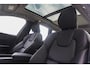 Volvo XC60 2.0 B5 Inscription | Stoel & Stuurverwarming | Google | Adaptieve Cruise + Pilot Assist | Parkeersensoren + Camera | Keyless Entry | Elek. Achterklep | Panorama Dak | Elek. Stoelen & Geheugen