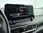 Hyundai Kona 1.6 GDI HEV Premium | Achteruitrij Camera | Adaptive Cruise | Lederen Bekleding | Navigatie | Lane Assist | Elektrische Stoelen |