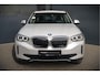 BMW iX3 Executive 80 kWh | Panoramadak | Keyless | Stoelverwarming | Camera | Adaptief Onderstel | Adaptive LED | Elektrische Stoelen | Apple Carplay | Navigatie | Ambiance Verlichting