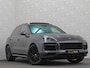 Porsche Cayenne 3.0 E-Hybrid | Sport-Design | 360 Camera | Burmester | Sport-Chrono | Head-Up | Panorama | Nachtzicht | Stoelventilatie | Keyless-Start | Sport-Uitlaat | 21 inch | Stoelverwarming V+A | Leder | Trekhaak | Luchtvering | Memory | Sfeerverlichting | Dodehoek | Active Safe |