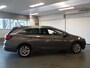 Opel Astra Sports Tourer 1.4 Innovation 140pk 1400kg trekgewicht, Navigatie, Clima controle, Cruise controle, Achteruitrijcamera, Elek ramen V/A, Deels leder, Xenon verlichting, Trekhaak, Full options, Nederlandse auto, Ex eerste eigenaar!! Bovag afleverpakket 695,-