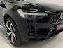 Volvo XC60 2.0 T8 Plug-in hybrid AWD Ultra Black Edition Luchtvering Panorama Trekhaak Harman Kardon 360º view 21inch Memo Stoelen Leer Apple CarPlay