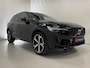 Volvo XC60 2.0 T8 Plug-in hybrid AWD Ultra Black Edition Luchtvering Panorama Trekhaak Harman Kardon 360º view 21inch Memo Stoelen Leer Apple CarPlay