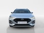 Ford Focus Wagon 1.0 EcoBoost Hybrid ST Line auto staat gepoetst boven