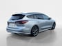 Ford Focus Wagon 1.0 EcoBoost Hybrid ST Line auto staat gepoetst boven