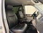 Volkswagen Transporter 2.0 TDI L2H1 DC Highline *LED* Leder / Adapt. Cruise / Carplay / Camera / Trekhaak / Navigatie / 19'' LMV / Org.NL!