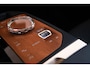 BMW iX xDrive40 Business Edition Plus 77 kWh Sportpakket - Trekhaak - Panoramadak - Multifunctionele stoelen - Warmte Comfortpakket Voor/Achter - Bowers & Wilkins - Parking/Driving Professional - Soft Close -