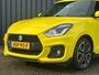 Suzuki Swift 1.4 Boosterjet 140pk Sport I Winterset I Stoelverwarming I Keyless Entry I Adaptieve Cruise I Camera I Navigatie I Climate Control I
