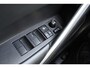 Toyota Corolla Cross 2.0 HYBRID 184PK FIRST-EDITION BLIND-SPOT EL-ACHTERKLEP LM-VELGEN KEYLESS PARK-SENSOREN STOELVERW DRAADLOOS-LADEN AD-CRUISE BLUETOOTH