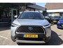 Toyota Corolla Cross 2.0 HYBRID 184PK FIRST-EDITION BLIND-SPOT EL-ACHTERKLEP LM-VELGEN KEYLESS PARK-SENSOREN STOELVERW DRAADLOOS-LADEN AD-CRUISE BLUETOOTH