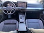 Volkswagen Golf 1.5 eHybrid 204PK DSG Life Edition / Ergo Active Stoel / Digital Cockpit Pro / Getint Glas / 18''LMV / VW