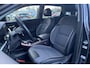 Kia e-Niro DynamicLine 64 kWh Stoel-en-Stuurverwarming | 3-fase | Achteruitrijcamera | Navigatie | Apple CarPlay & Android Auto
