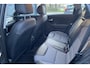 Kia e-Niro DynamicLine 64 kWh Stoel-en-Stuurverwarming | 3-fase | Achteruitrijcamera | Navigatie | Apple CarPlay & Android Auto