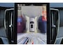 Volvo XC90 T8 Recharge AWD Ultra Dark - Luchtvering - Panorama/schuifdak - IntelliSafe Assist & Surround - 360º Camera - Bowers & Wilkins audio - Verwarmde voorstoelen, stuur & achterbank - Parkeersensoren voor & achter - Elektr. bedienb. voorstoelen met geheugen - Geventileerde voorstoelen - Head up display - Draadloze tel. lader - Extra getint glas - Elektr. inklapbare trekhaak - 22' LMV