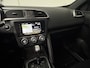 Renault Kadjar 1.3 TCe Black Edition | Navigatie | Camera | Cruise control adaptief | Stoelverwarming | Trekhaak |